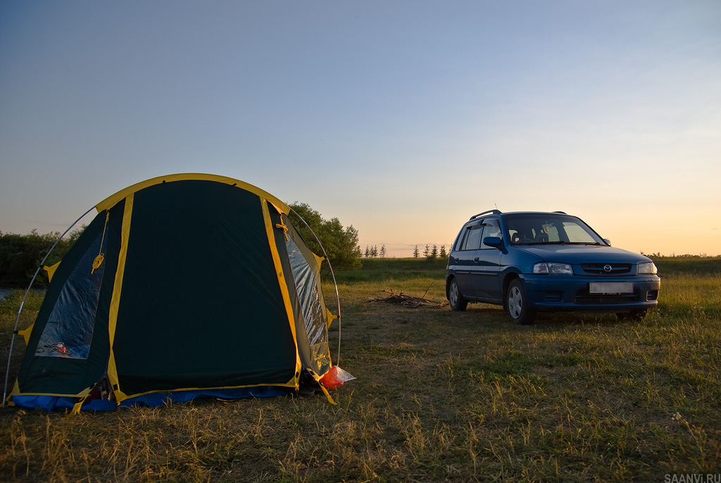 палатка и машина